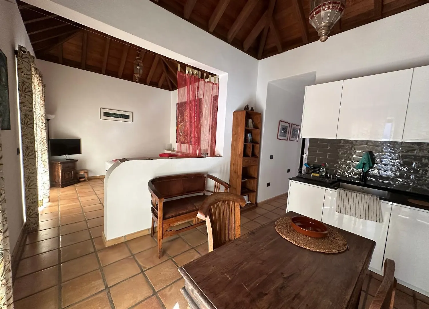 Suite Geco By La Gomera Deluxe, La Galeria Calera Spain